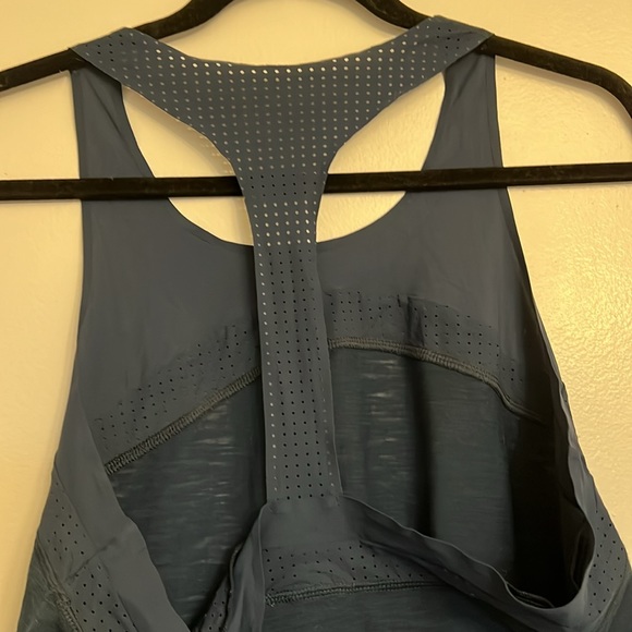 Lightweight navy workout top - Picture 5 of 8